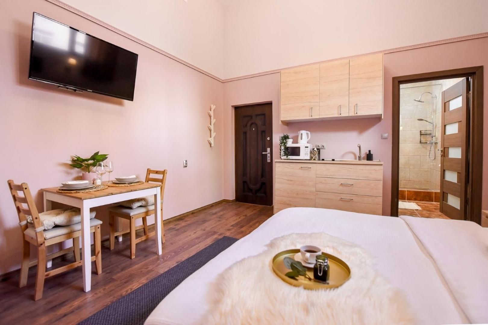 Historic Charm, Modern Comfort - Accommodation In The Heart Of The Old Town Bukarest Rum bild