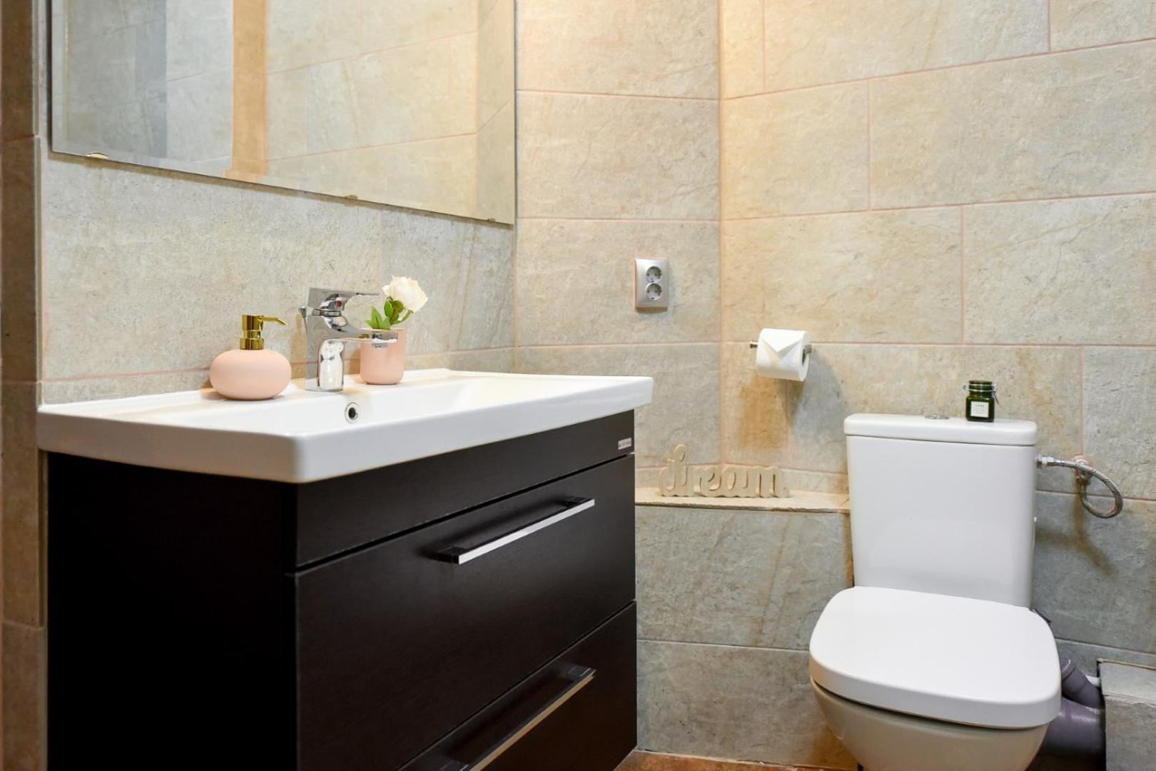 Historic Charm, Modern Comfort - Accommodation In The Heart Of The Old Town Bukarest Rum bild
