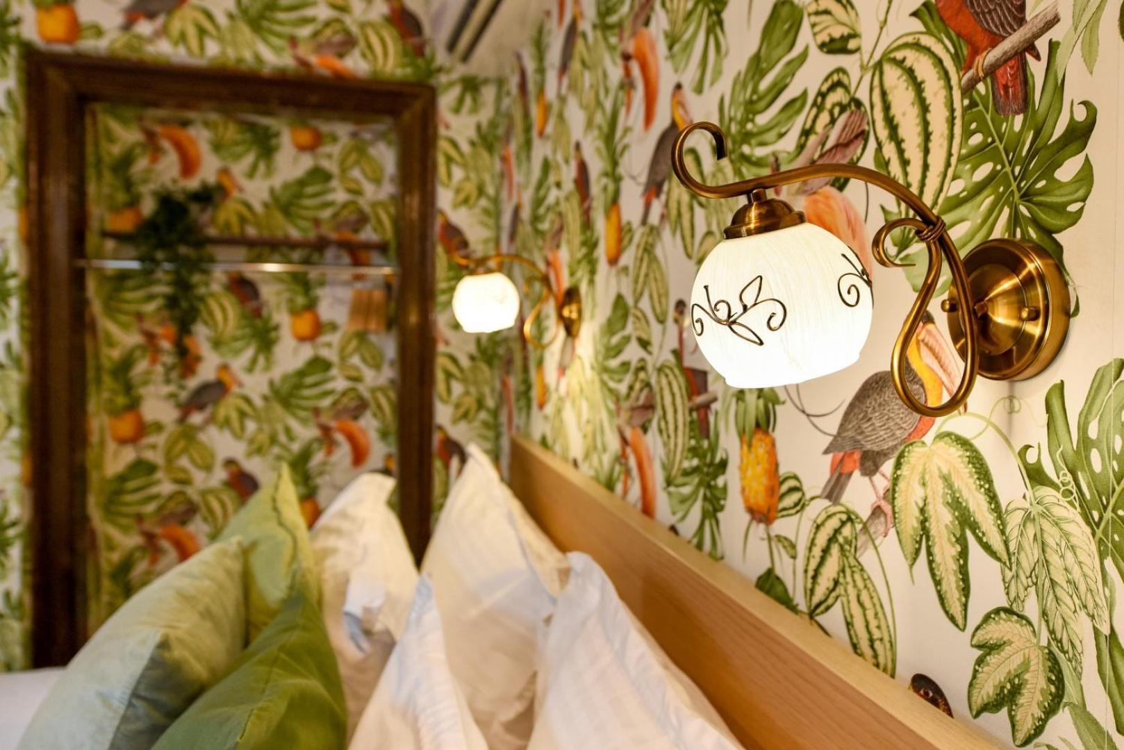 Historic Charm, Modern Comfort - Accommodation In The Heart Of The Old Town Bukarest Rum bild