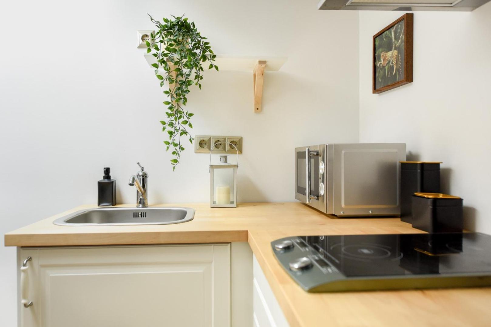 Historic Charm, Modern Comfort - Accommodation In The Heart Of The Old Town Bukarest Rum bild